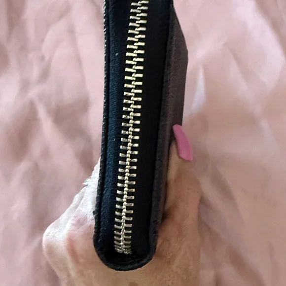 Michael Kors Black Textured Wallet - Picture 4 of 8